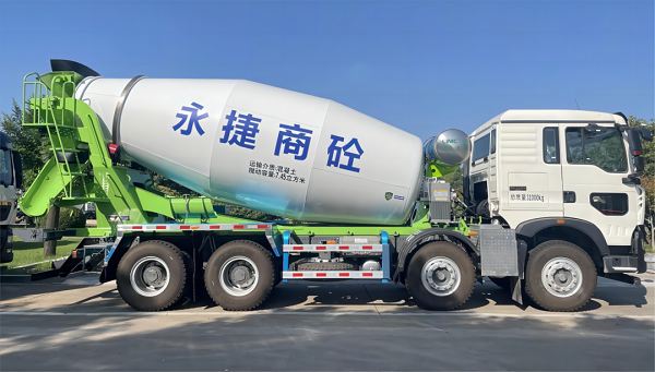 【發(fā)車新聞】重汽&凌宇攪拌車交付客戶！