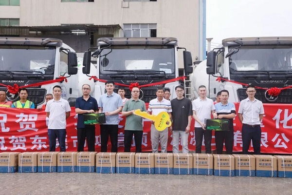 【發(fā)車新聞】陜汽&凌宇攪拌車交付客戶！